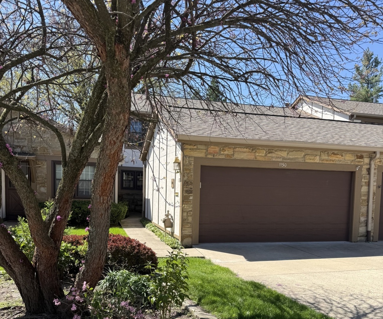 1150 Oakview Drive, Wheaton, IL 60187