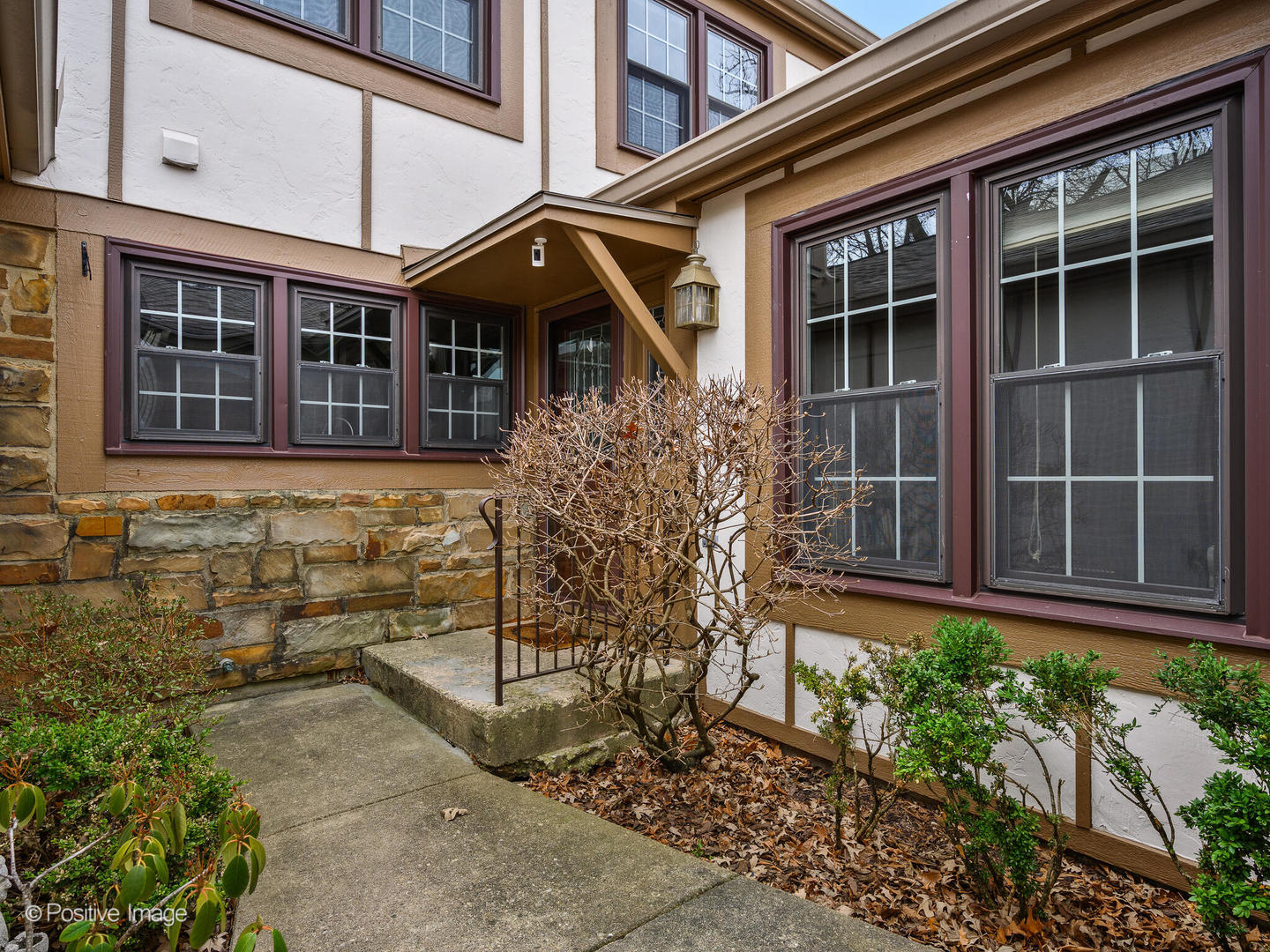 1150 Oakview Drive, Wheaton, IL 60187