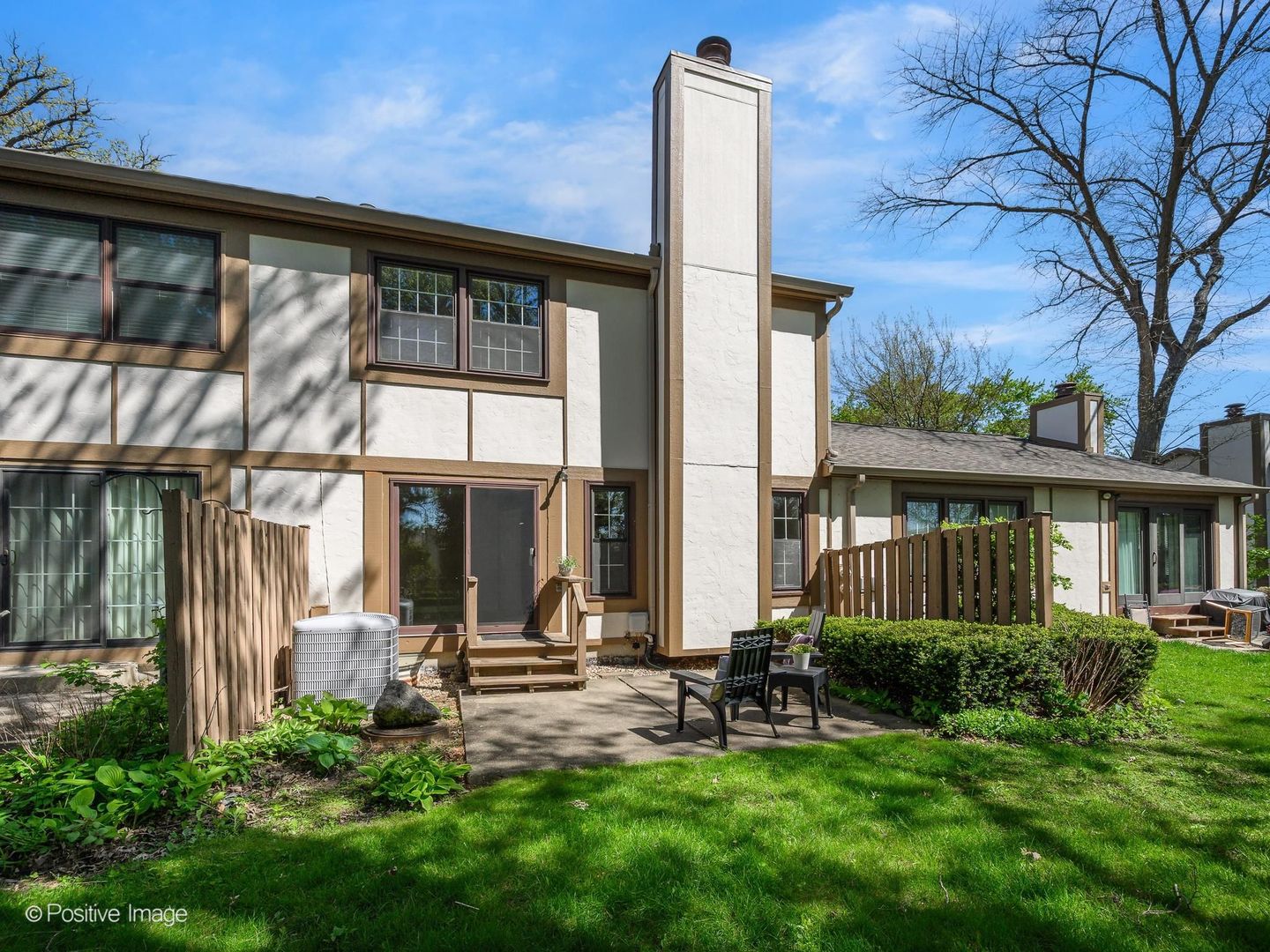1150 Oakview Drive, Wheaton, IL 60187