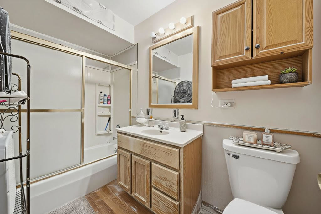 9721 S Cicero Avenue #3E, Oak Lawn, IL 60453