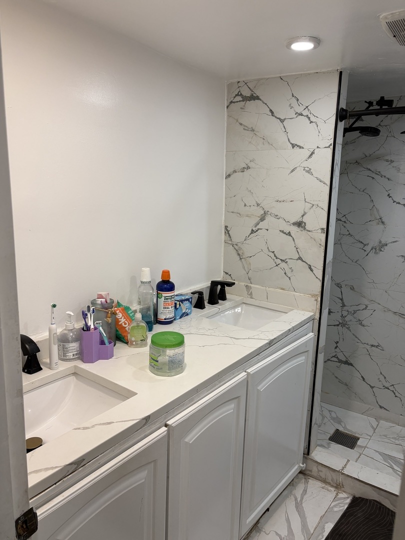 1425 N 43 Avenue, Stone Park, IL 60165