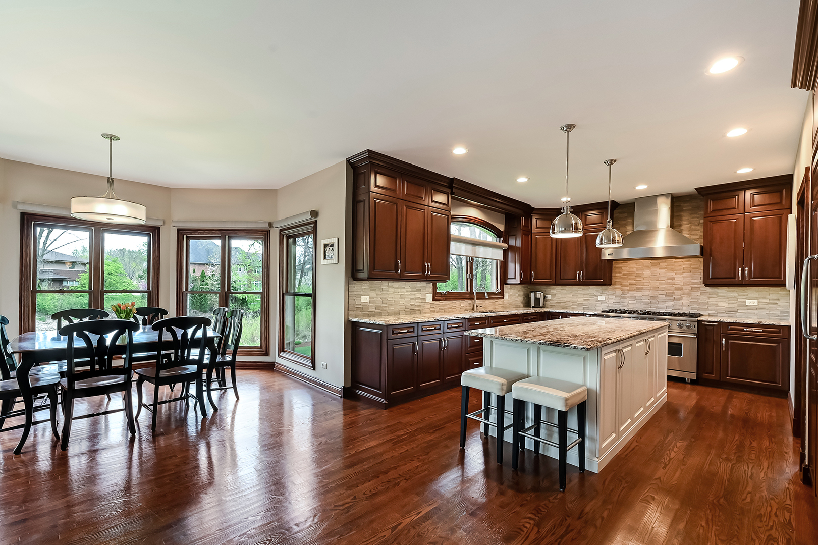 1801 Kelly Court, Darien, IL 60561