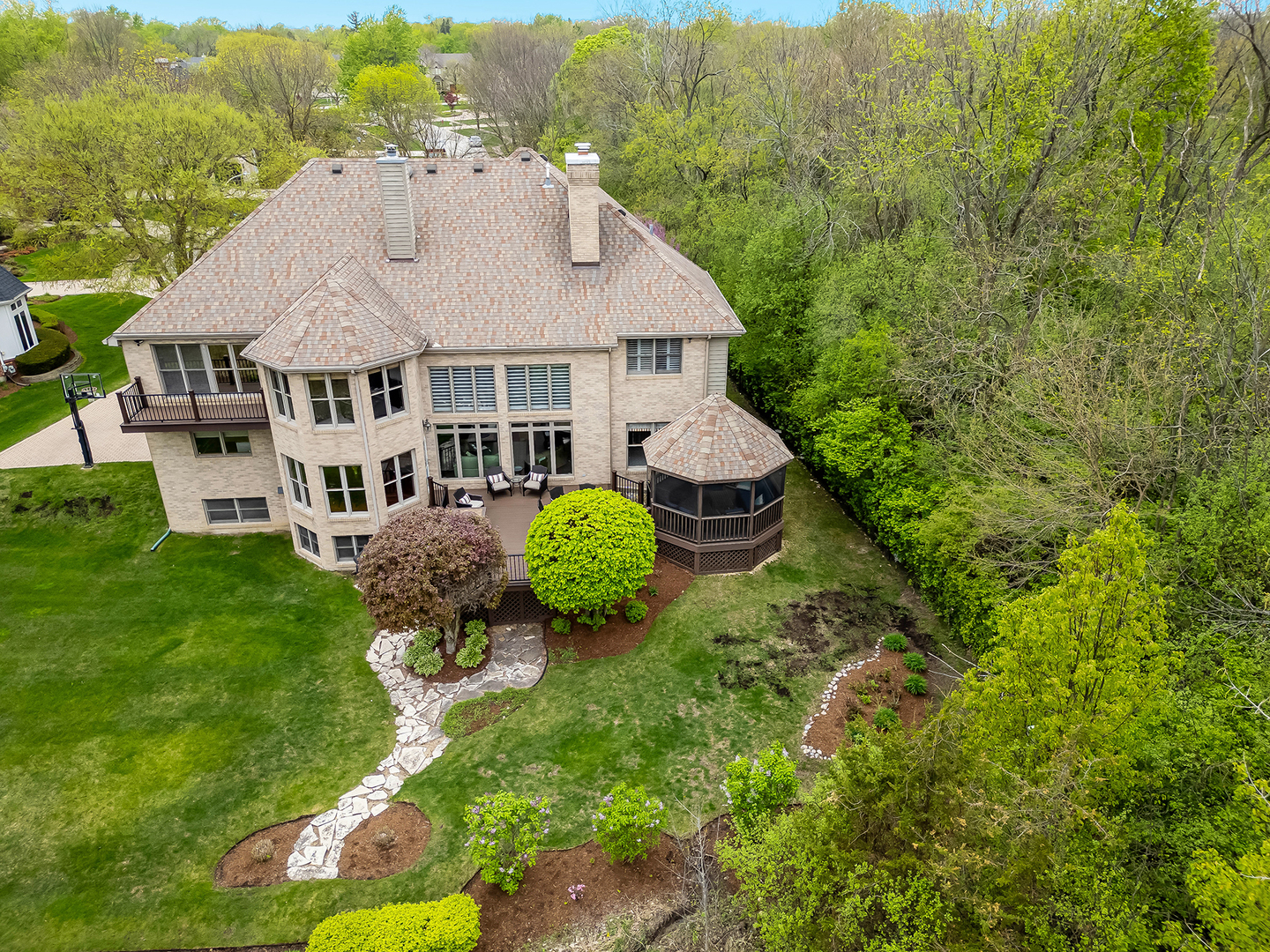 1801 Kelly Court, Darien, IL 60561