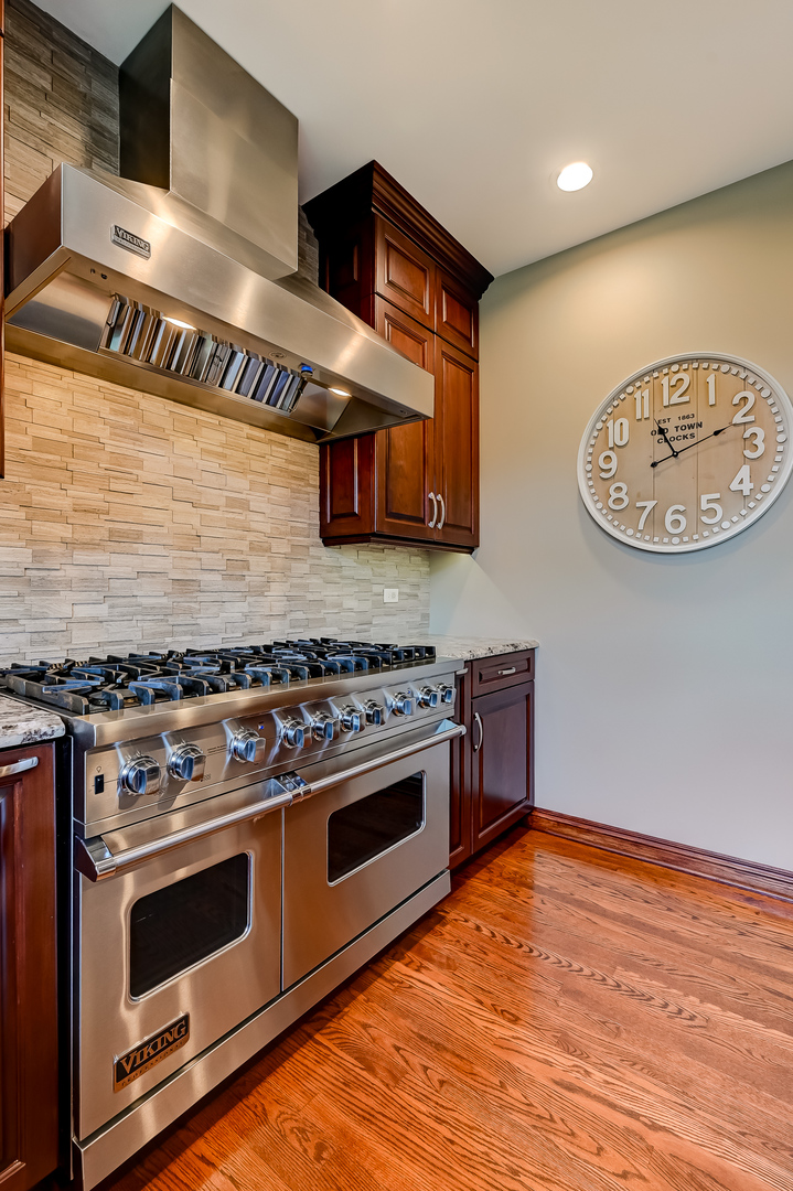 1801 Kelly Court, Darien, IL 60561