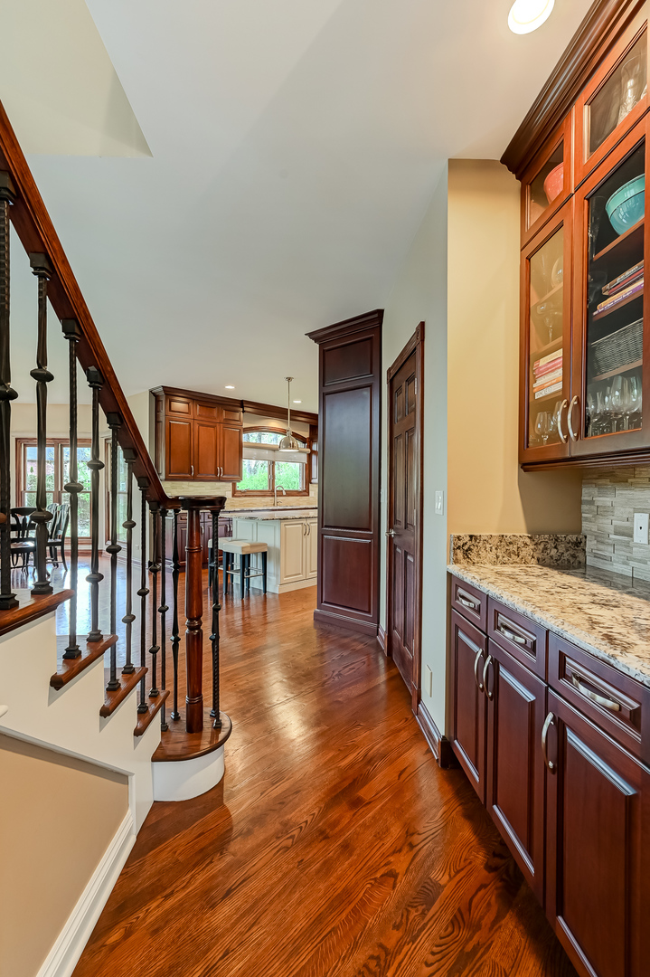 1801 Kelly Court, Darien, IL 60561