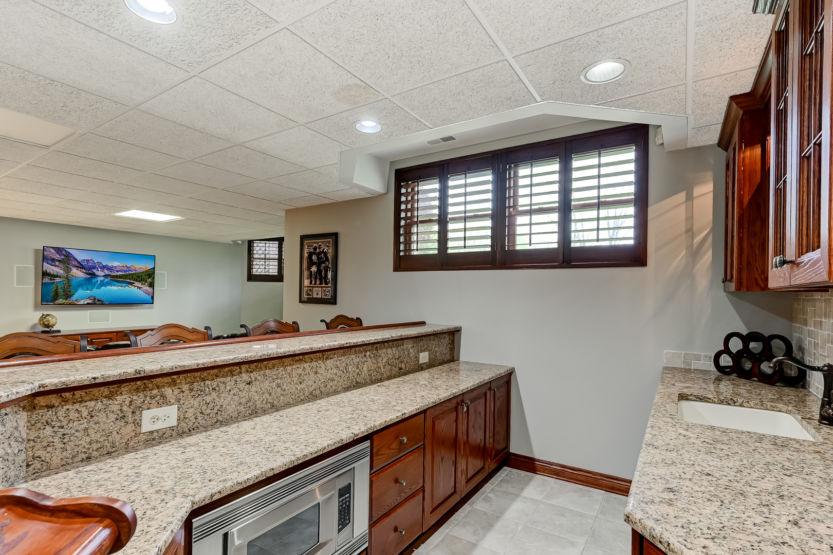 1801 Kelly Court, Darien, IL 60561