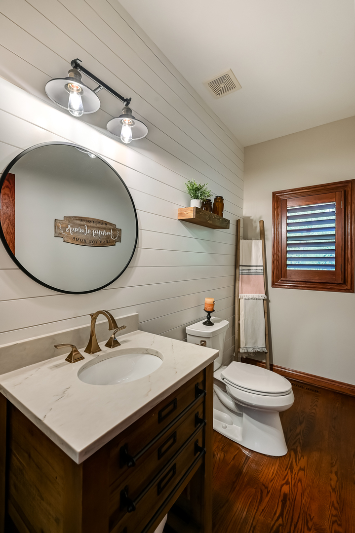 1801 Kelly Court, Darien, IL 60561