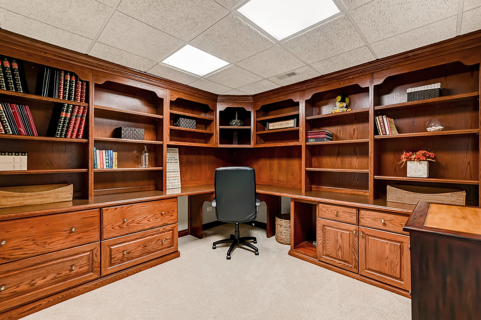 1801 Kelly Court, Darien, IL 60561