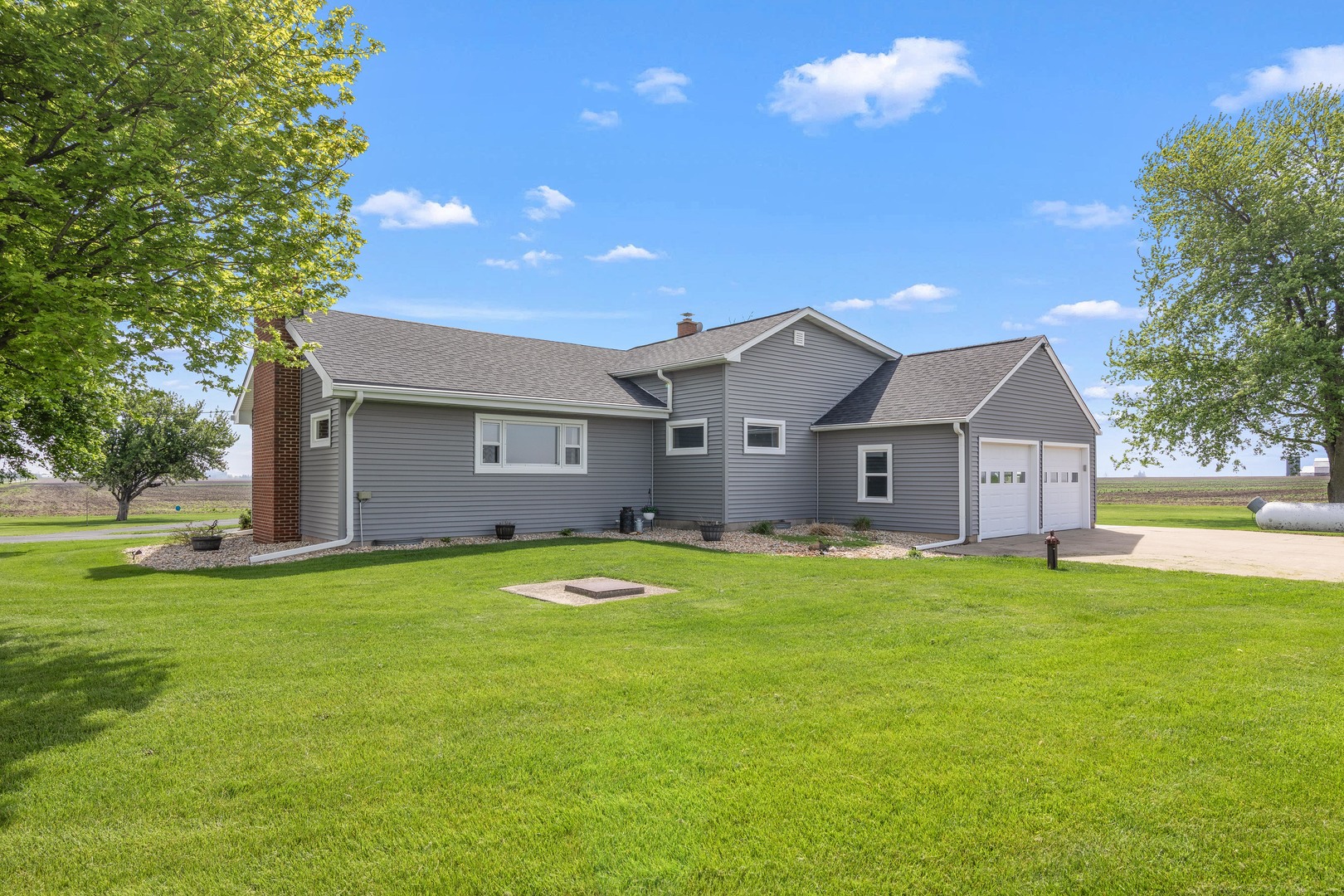 4698 E 17th. Road, Leland, IL 60531