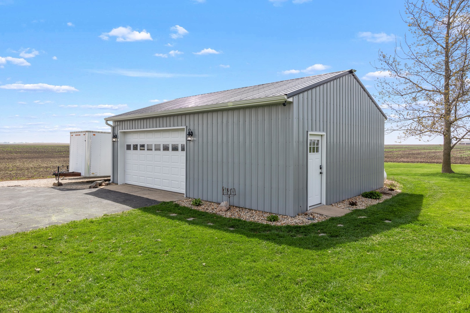 4698 E 17th. Road, Leland, IL 60531