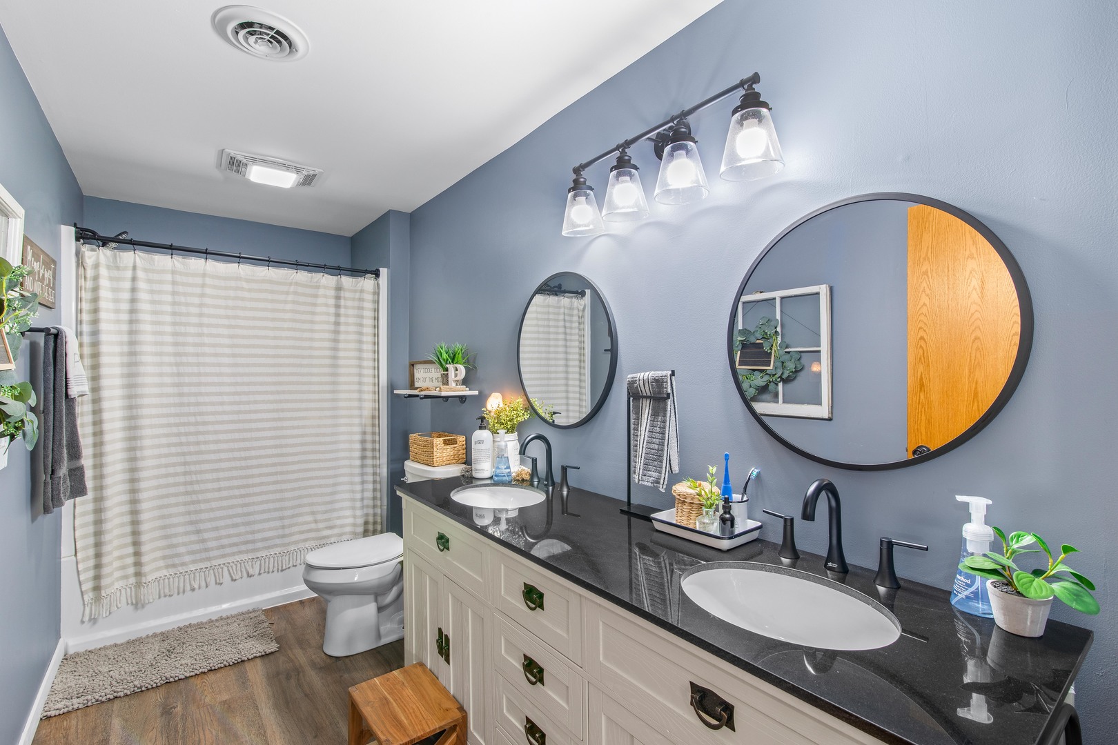 4698 E 17th. Road, Leland, IL 60531