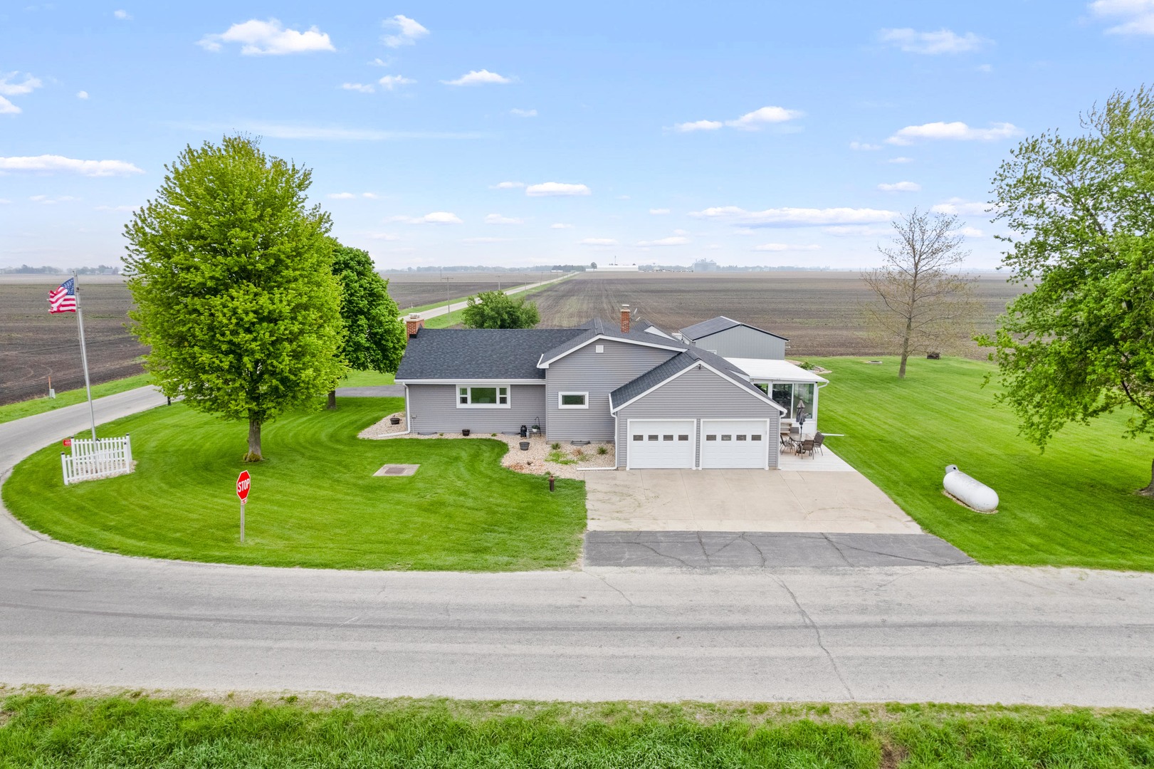 4698 E 17th. Road, Leland, IL 60531
