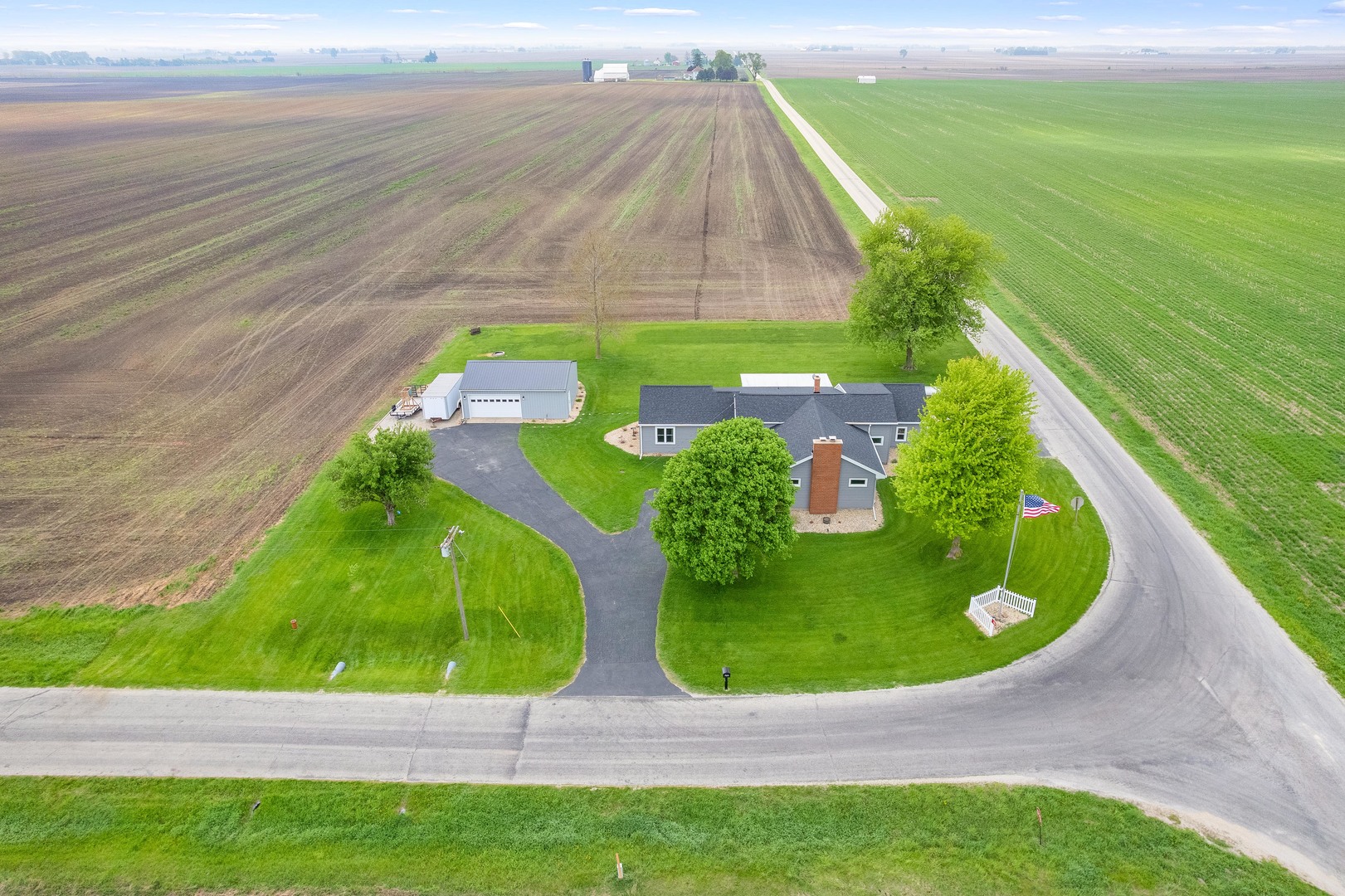 4698 E 17th. Road, Leland, IL 60531