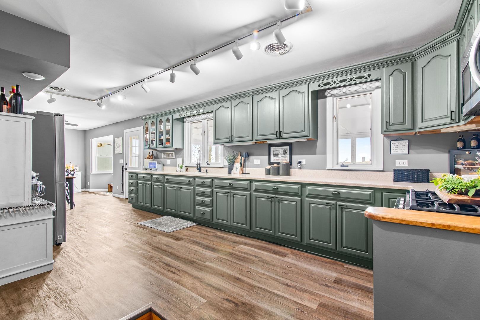 4698 E 17th. Road, Leland, IL 60531