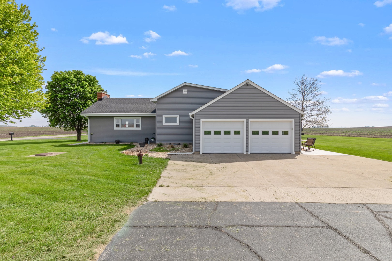 4698 E 17th. Road, Leland, IL 60531