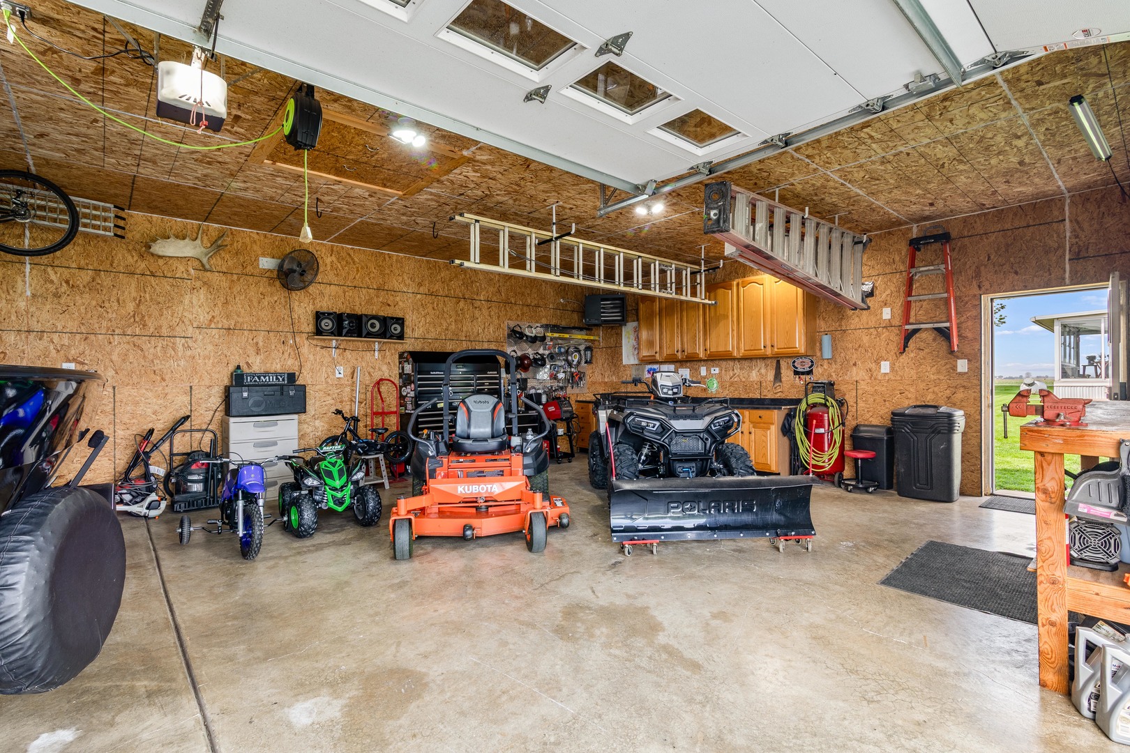 4698 E 17th. Road, Leland, IL 60531