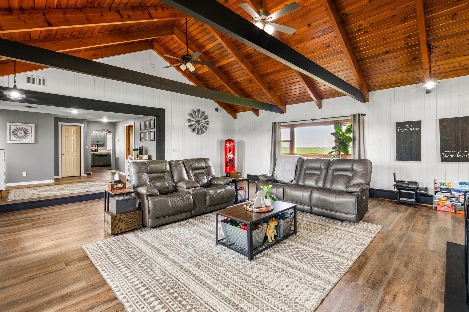 4698 E 17th. Road, Leland, IL 60531