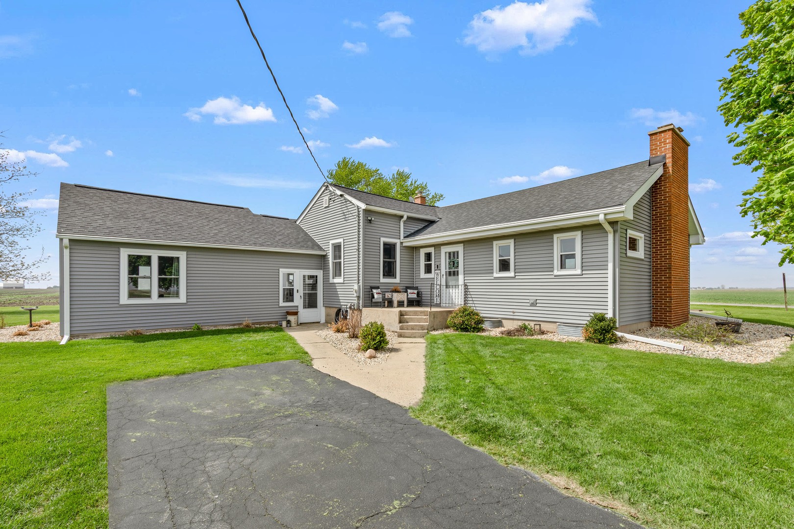 4698 E 17th. Road, Leland, IL 60531