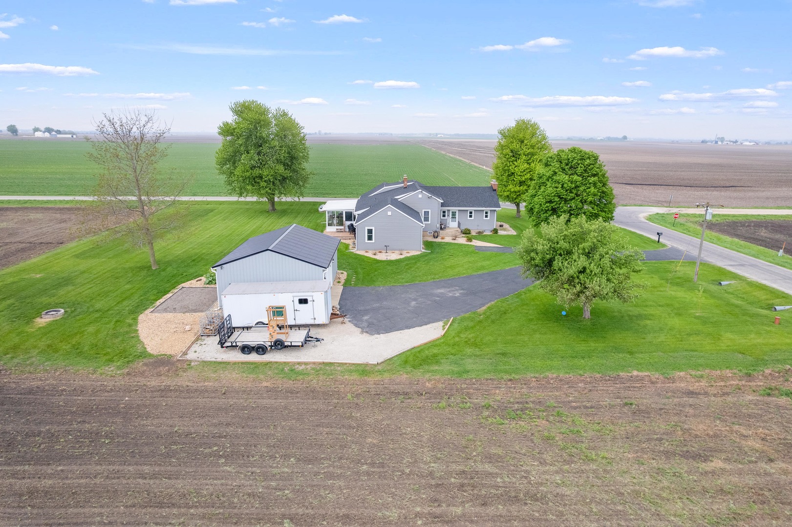 4698 E 17th. Road, Leland, IL 60531