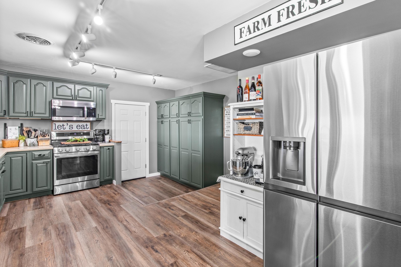 4698 E 17th. Road, Leland, IL 60531