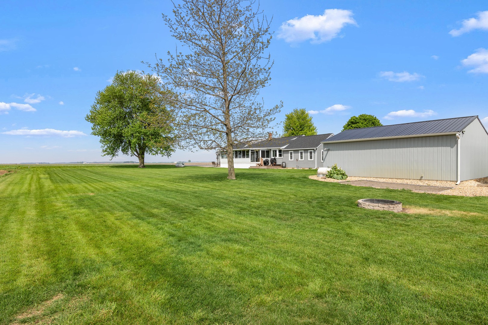 4698 E 17th. Road, Leland, IL 60531