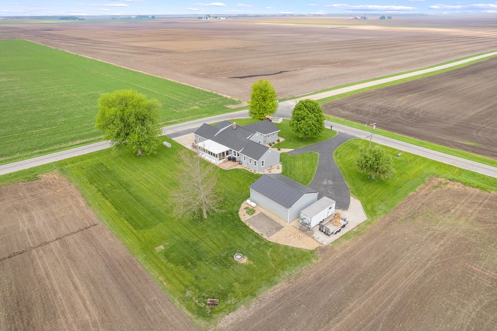 4698 E 17th. Road, Leland, IL 60531