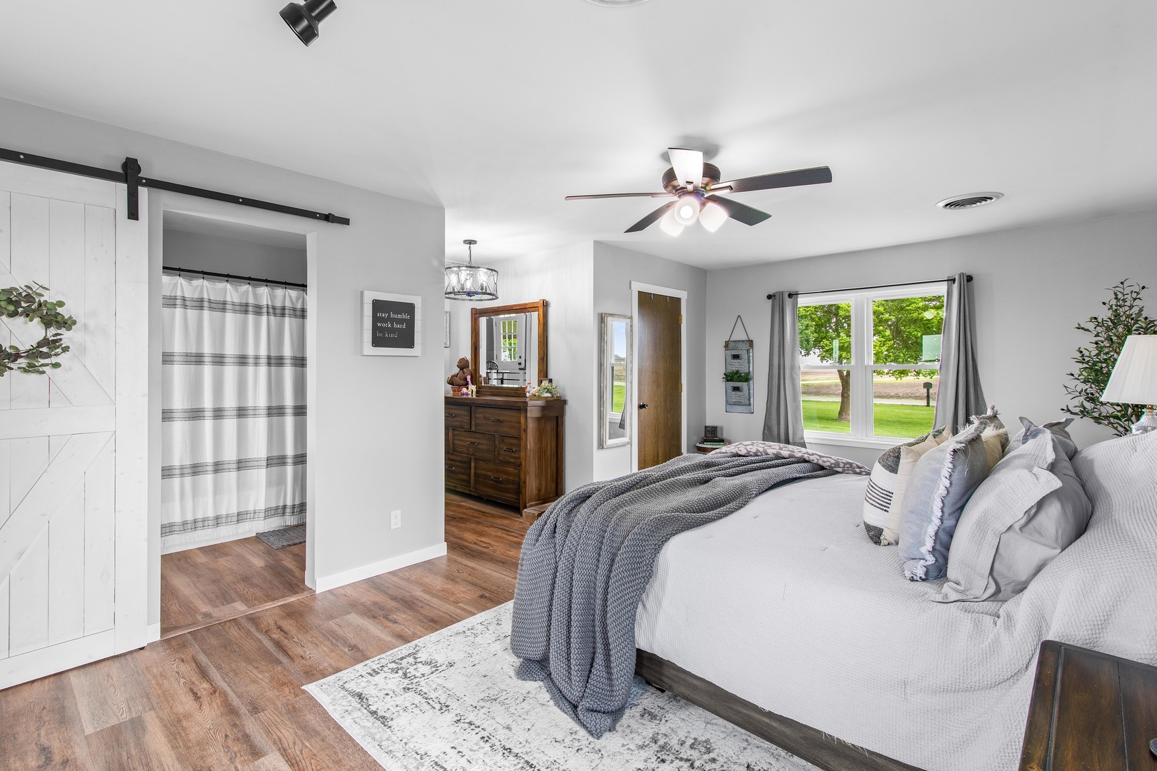 4698 E 17th. Road, Leland, IL 60531