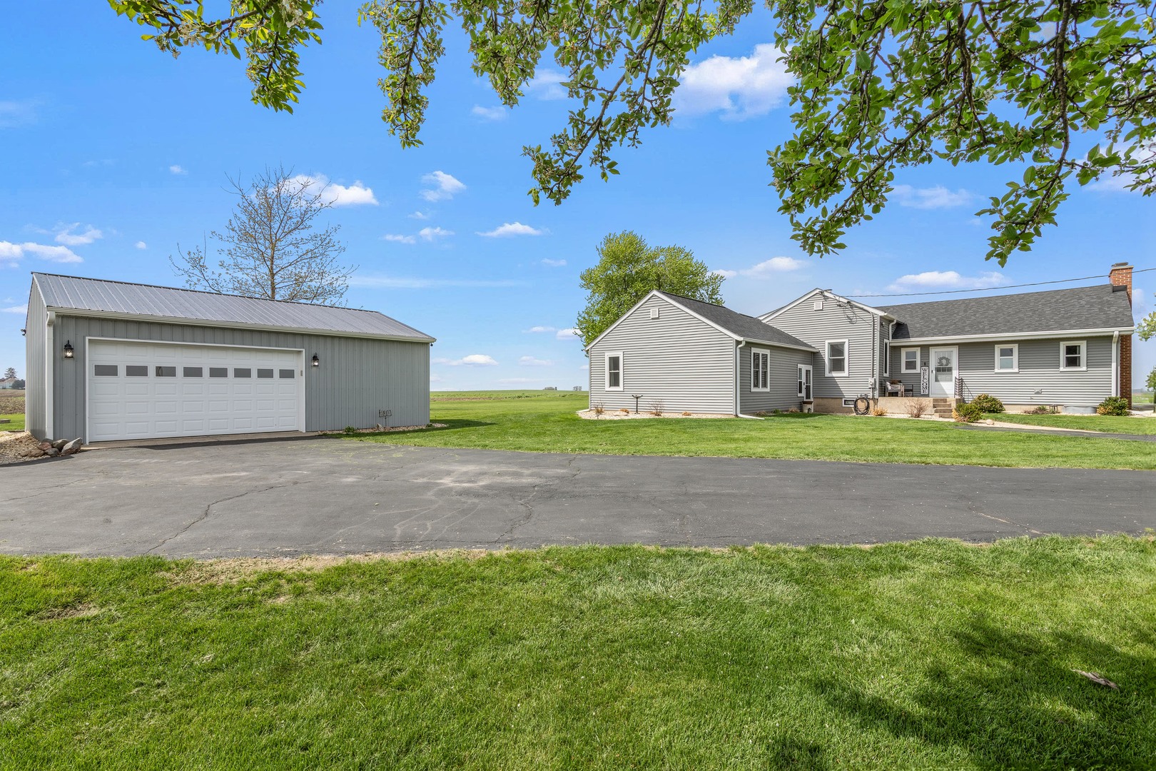 4698 E 17th. Road, Leland, IL 60531