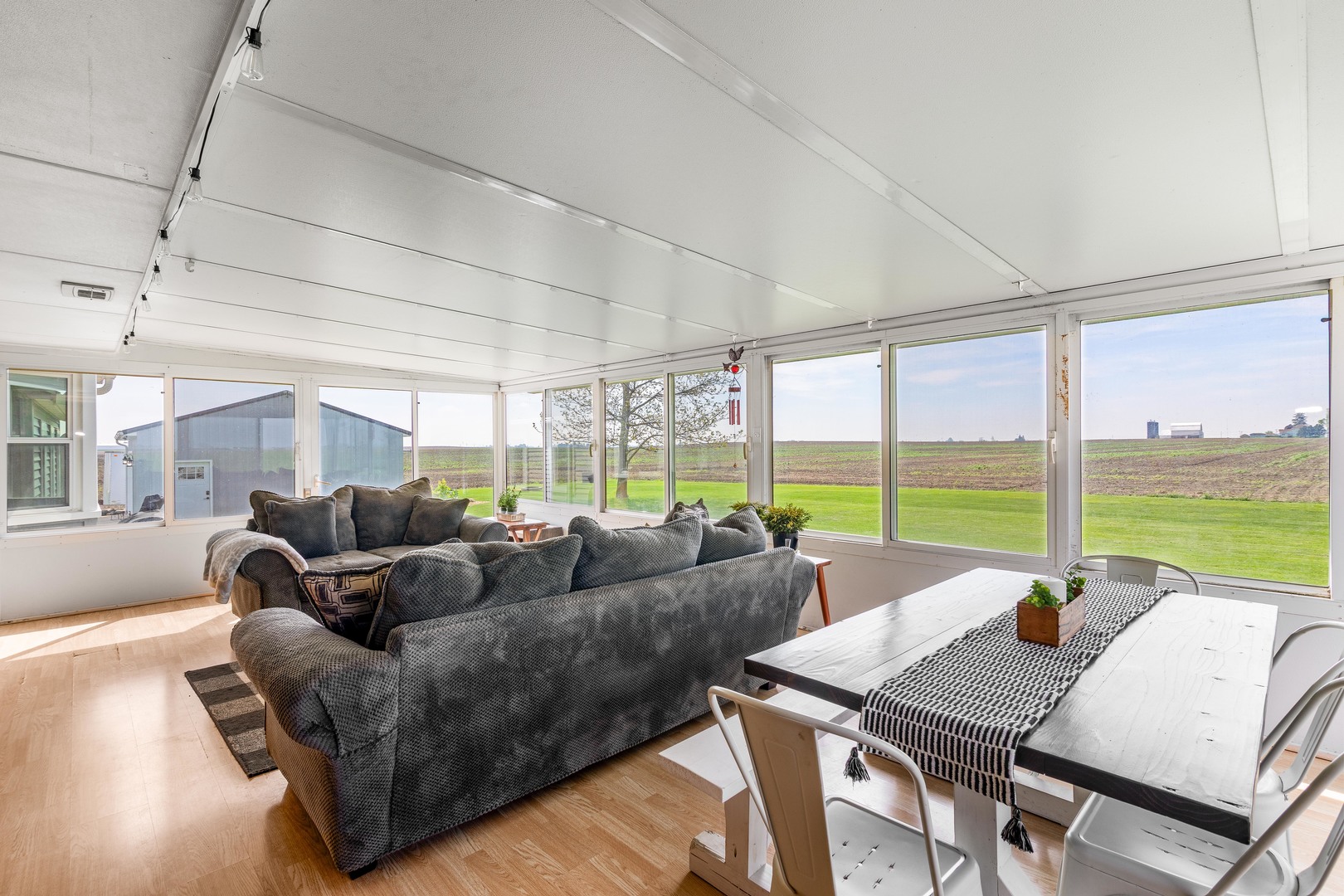 4698 E 17th. Road, Leland, IL 60531