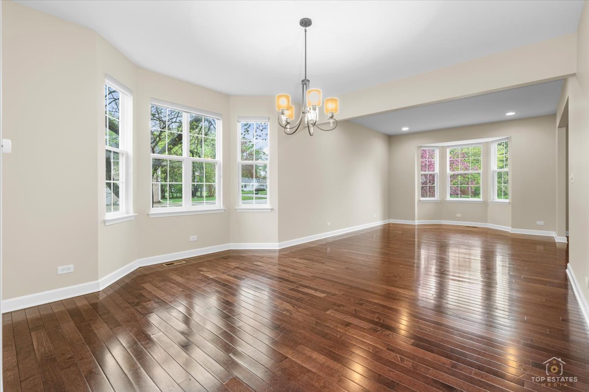 1551 E Olive Street, Palatine, IL 60074