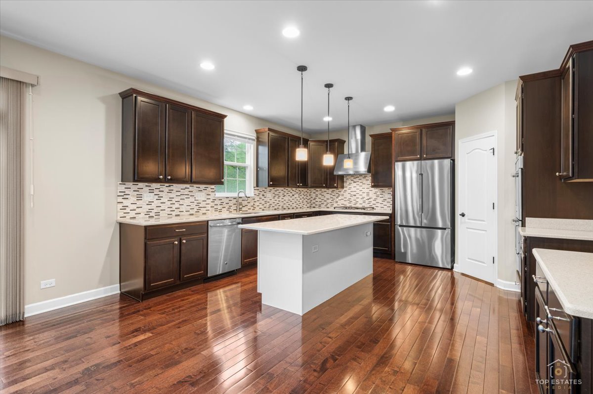 1551 E Olive Street, Palatine, IL 60074