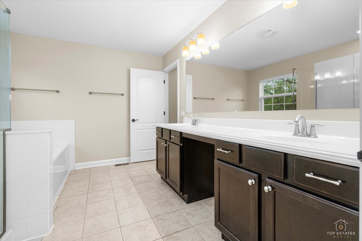 1551 E Olive Street, Palatine, IL 60074