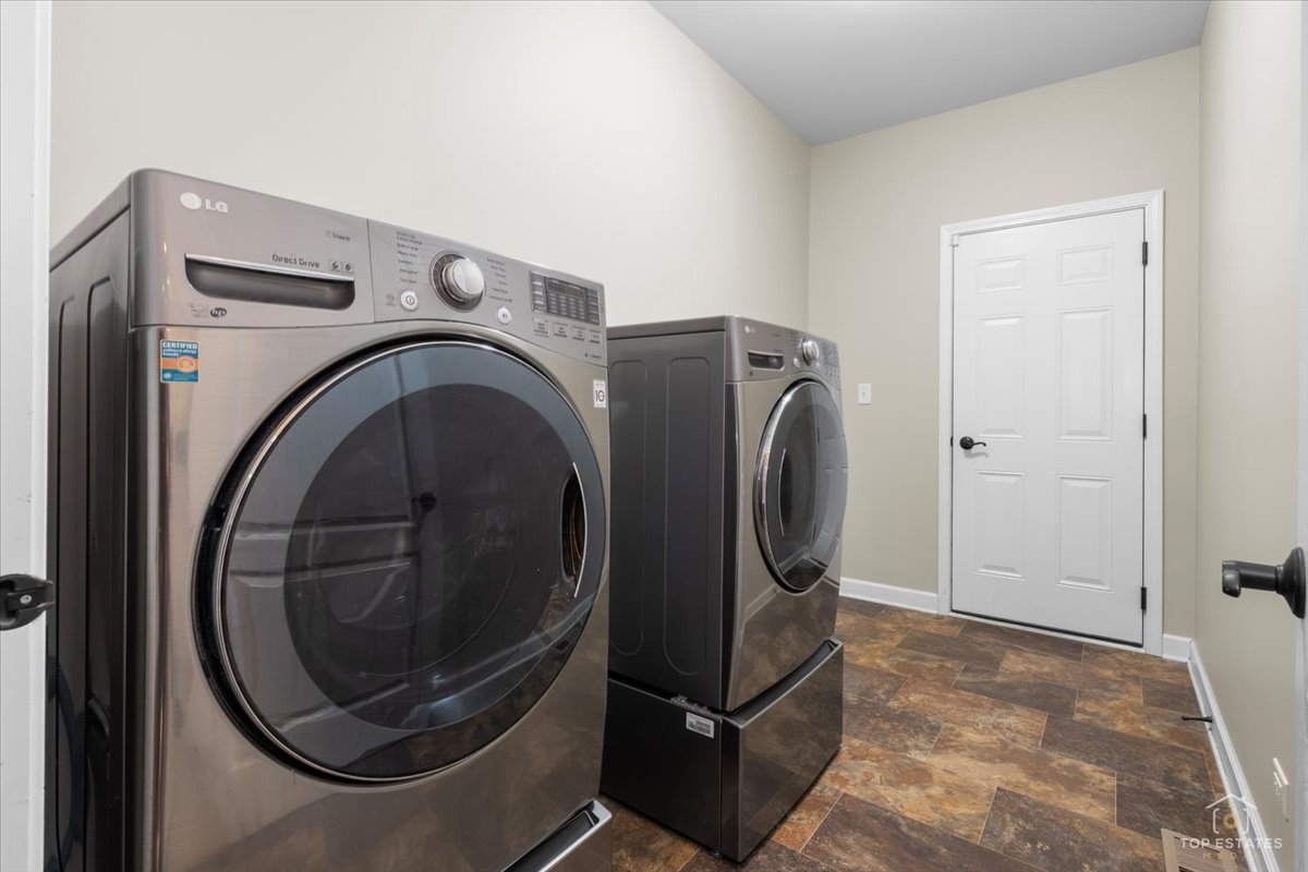 1551 E Olive Street, Palatine, IL 60074