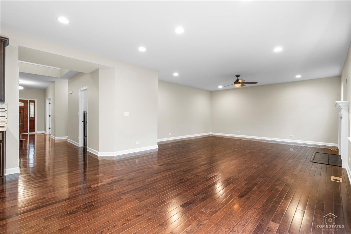 1551 E Olive Street, Palatine, IL 60074