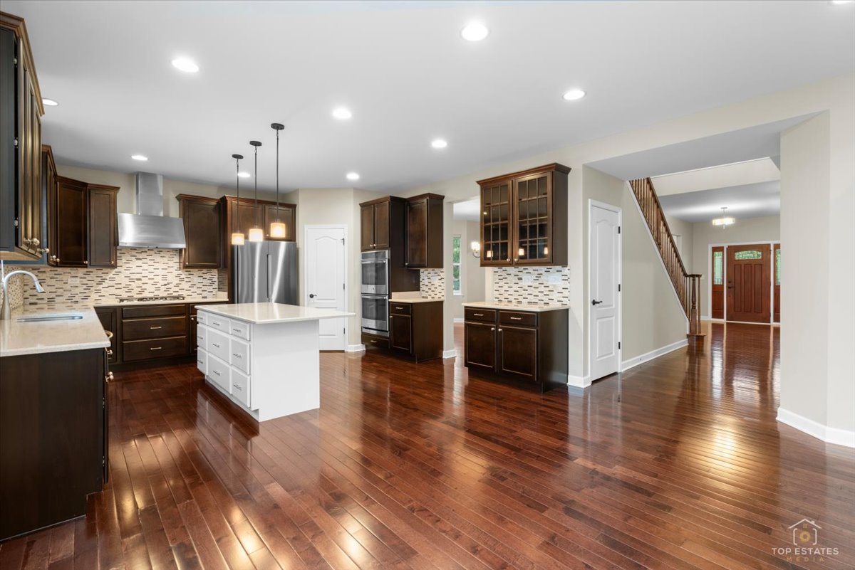 1551 E Olive Street, Palatine, IL 60074