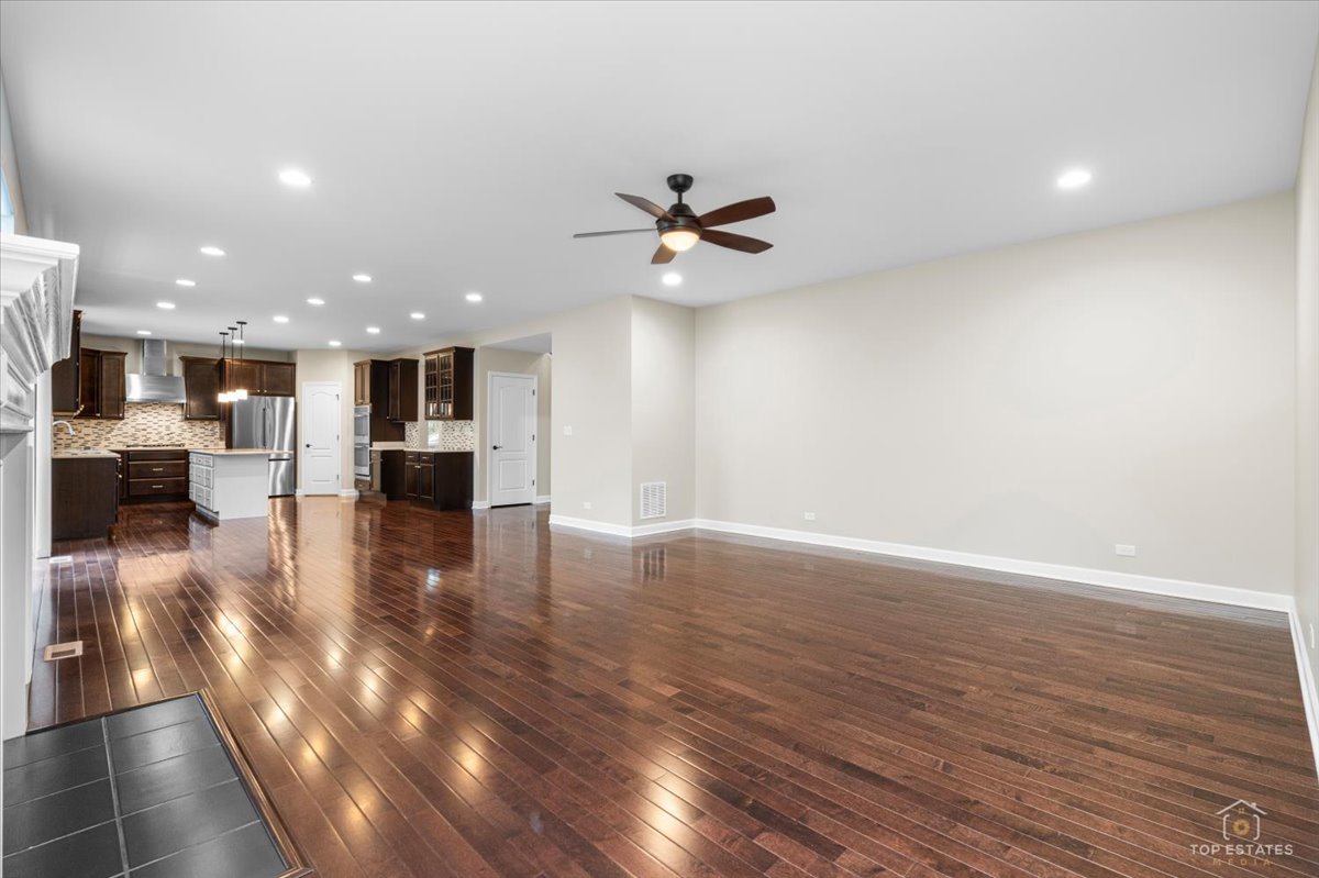 1551 E Olive Street, Palatine, IL 60074