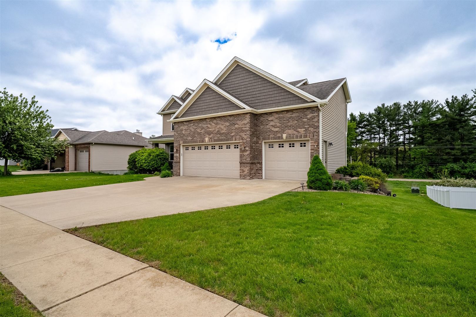 5403 Ferryman Road, Bloomington, IL 61705