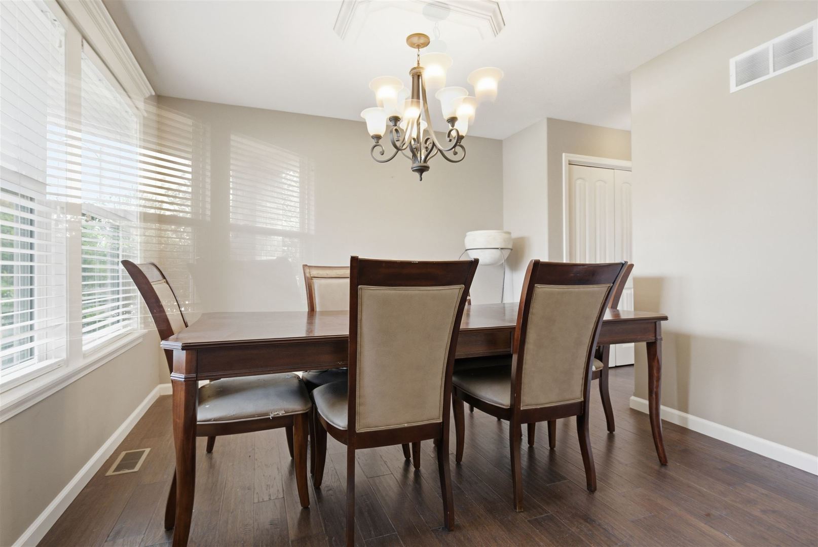 5403 Ferryman Road, Bloomington, IL 61705