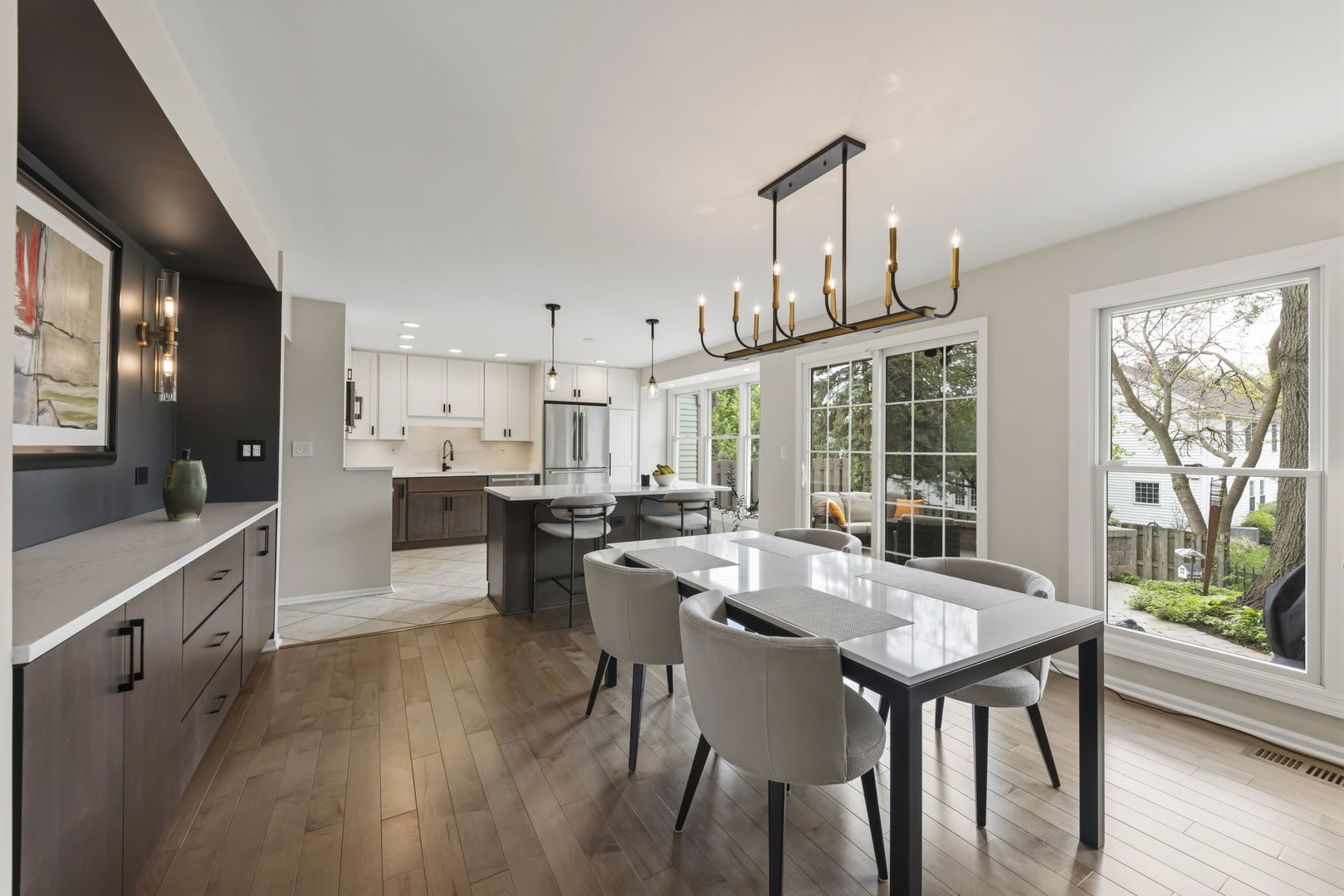 1921 Wexford Circle, Wheaton, IL 60189