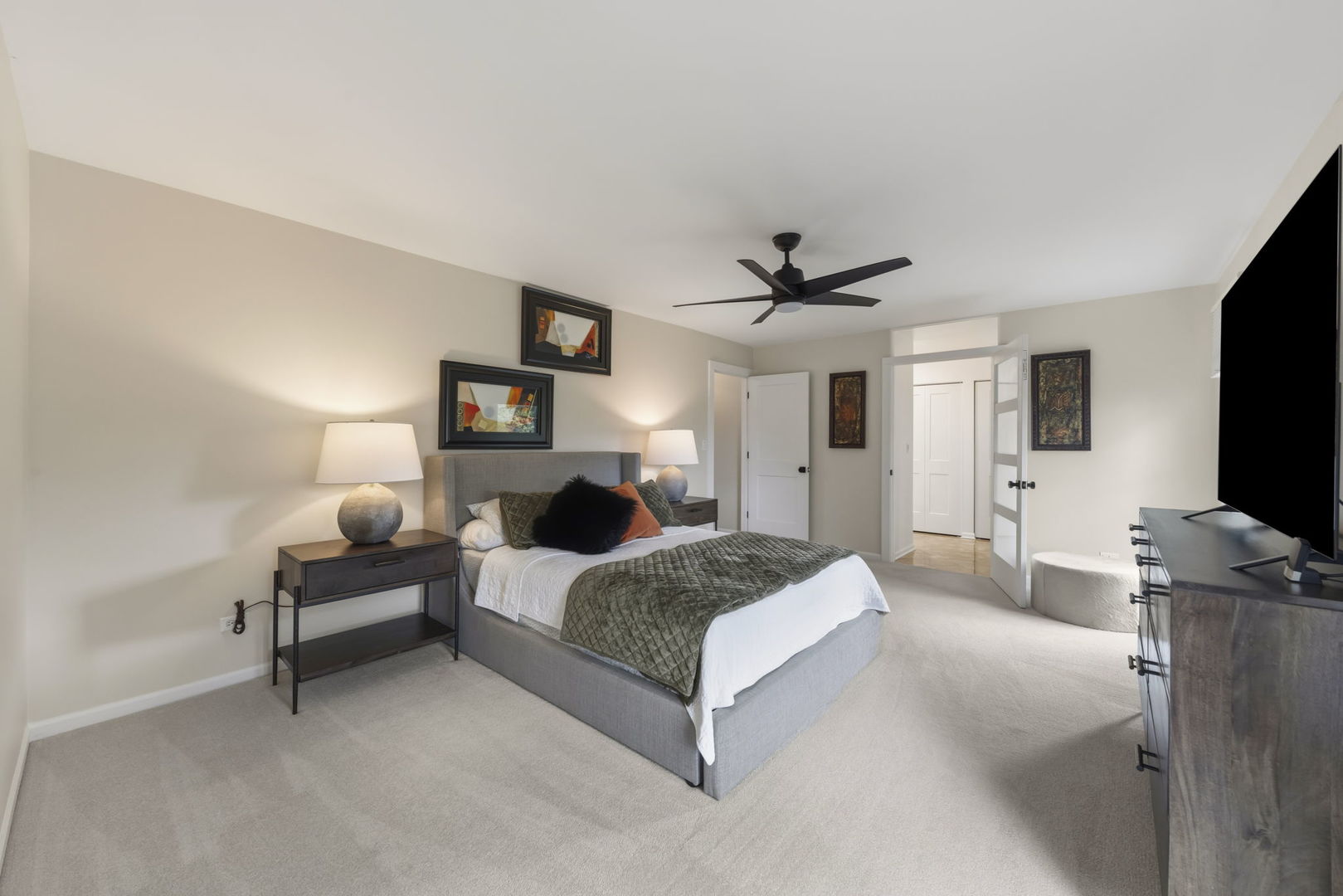 1921 Wexford Circle, Wheaton, IL 60189