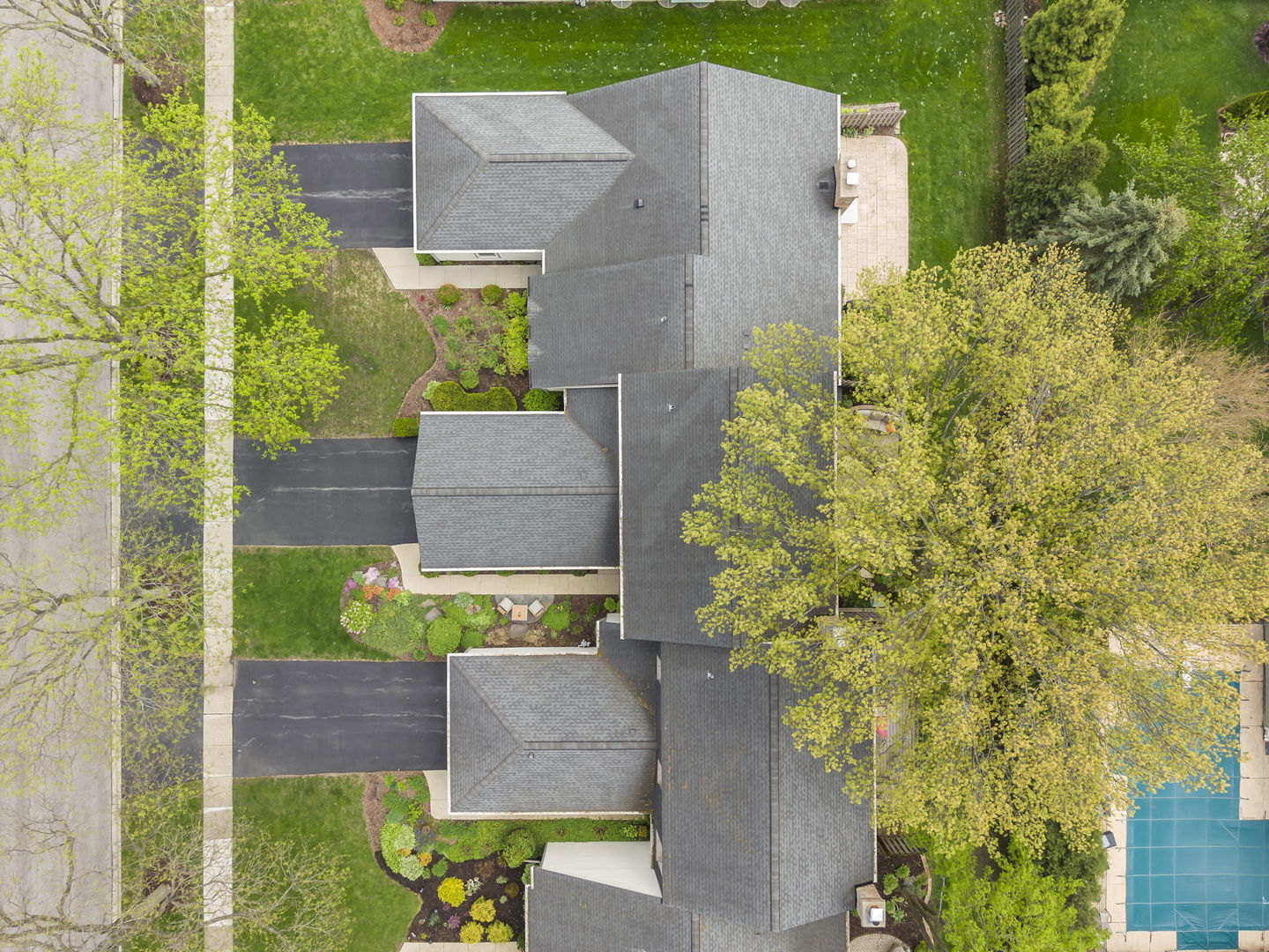 1921 Wexford Circle, Wheaton, IL 60189