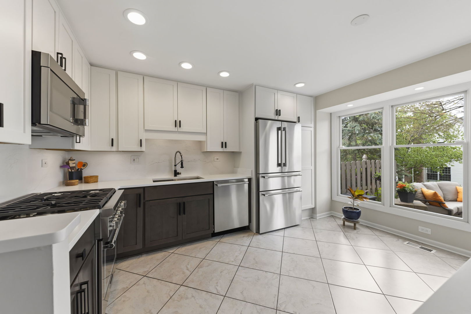 1921 Wexford Circle, Wheaton, IL 60189