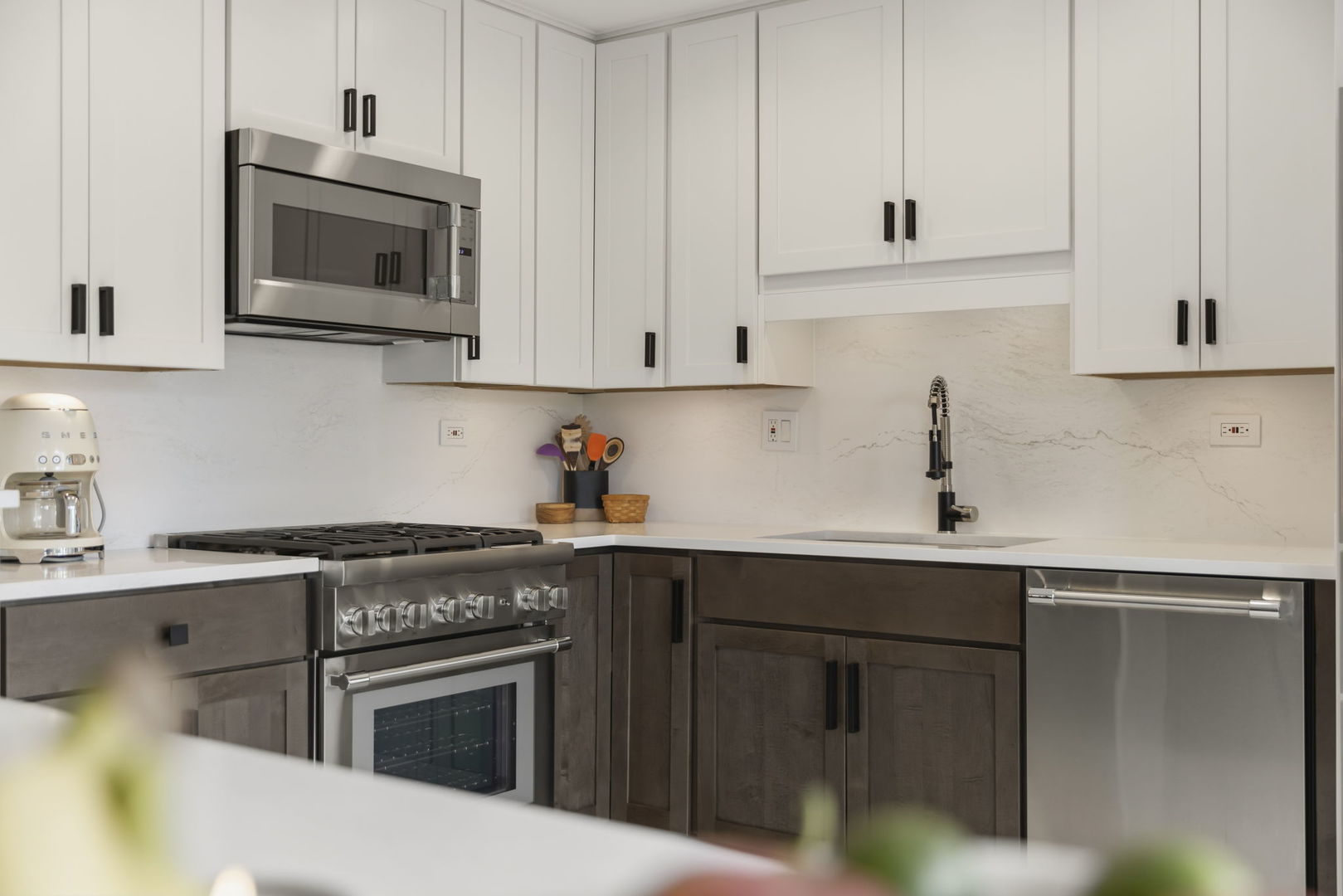 1921 Wexford Circle, Wheaton, IL 60189