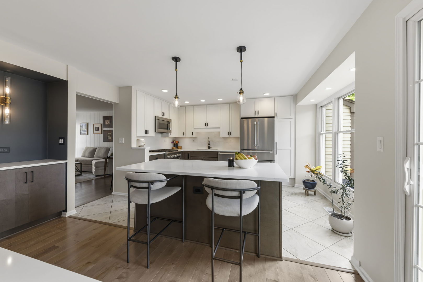 1921 Wexford Circle, Wheaton, IL 60189