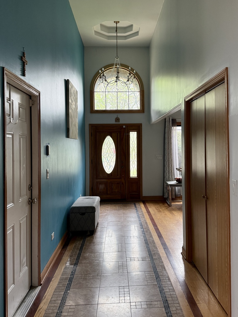 8017 Oak Park Avenue, Burbank, IL 60459