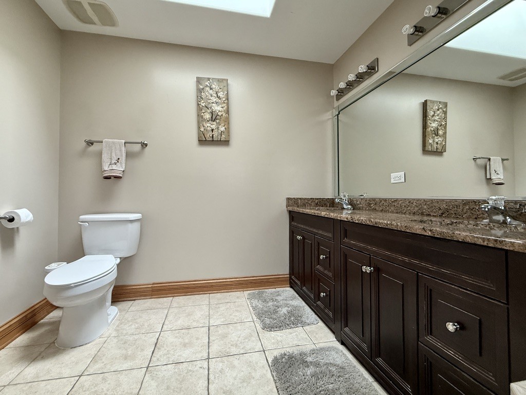 8017 Oak Park Avenue, Burbank, IL 60459