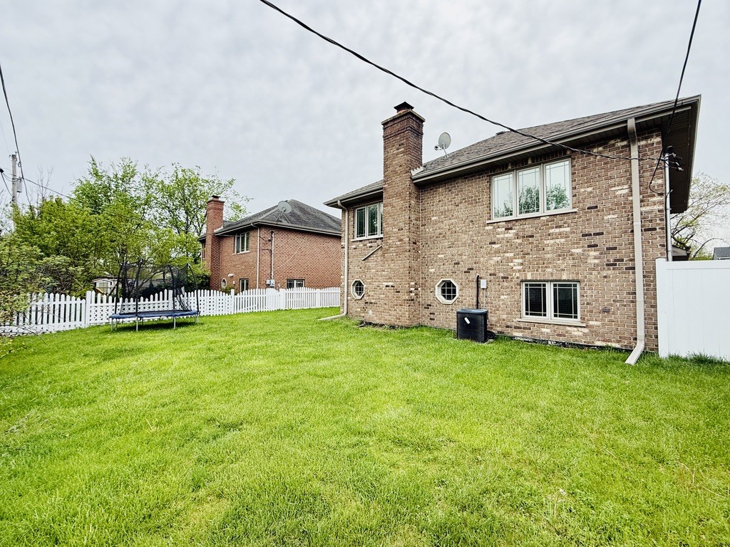 8017 Oak Park Avenue, Burbank, IL 60459