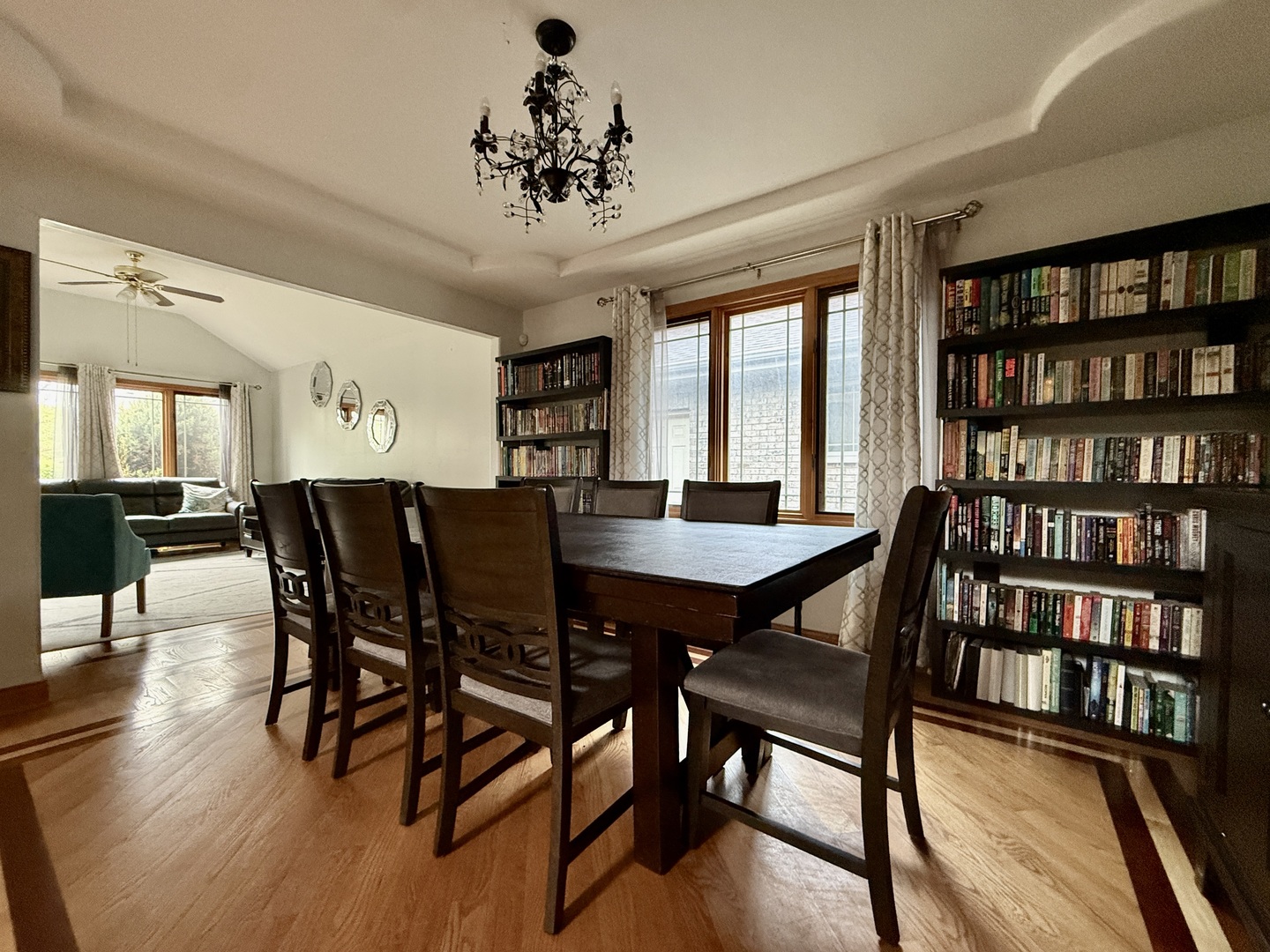 8017 Oak Park Avenue, Burbank, IL 60459