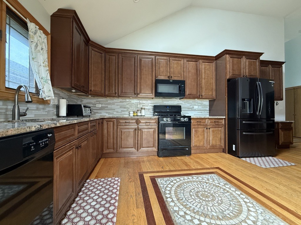 8017 Oak Park Avenue, Burbank, IL 60459