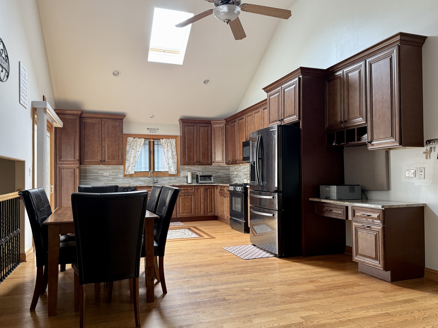 8017 Oak Park Avenue, Burbank, IL 60459